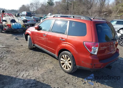 2011 Subaru Forester 2.5X Premium z USA, uszkodzony, nr VIN JF2SHBDC3BH749379